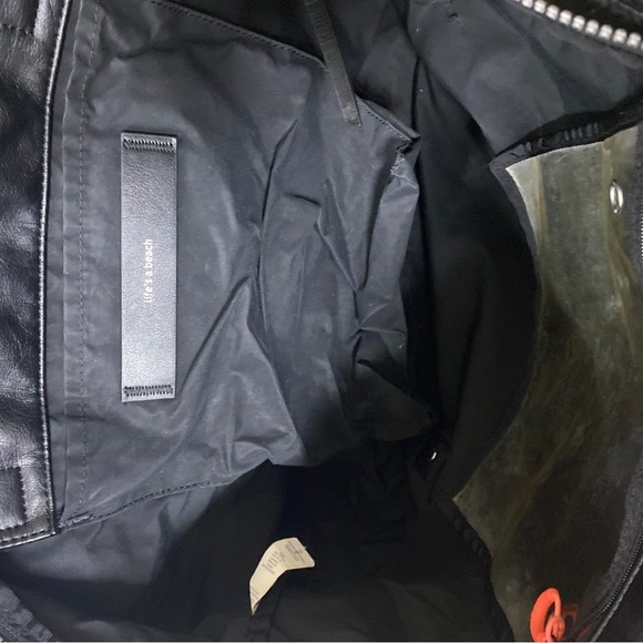 Lululemon Summer lovin Black nylon zipper closure tote - Picture 13 of 14